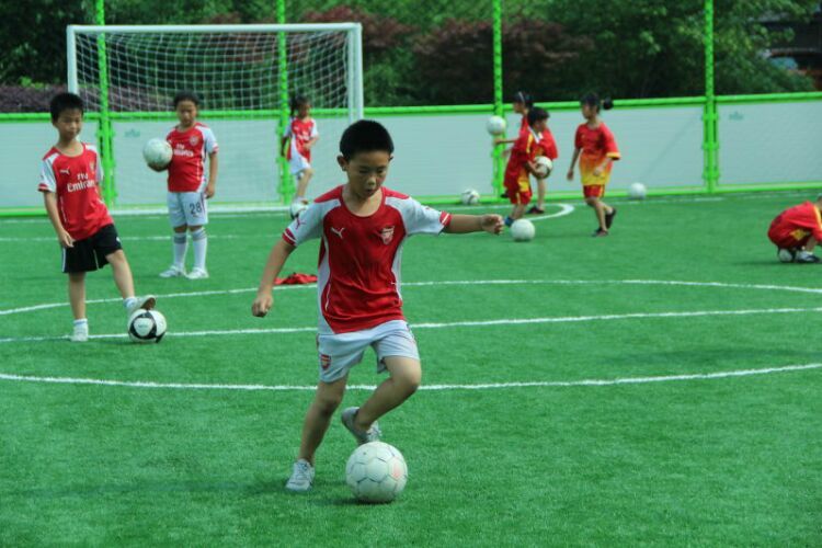 重磅：足球踢进幼儿园，“足球从娃娃抓起”真正实现